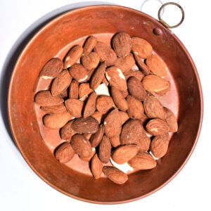 Mandorle sgusciate crude 100gr